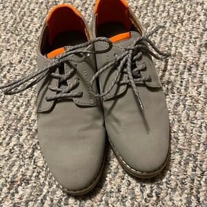Boys Gray Dress Shoes with Lace-Up Closure and Round Toe - Sz. 4